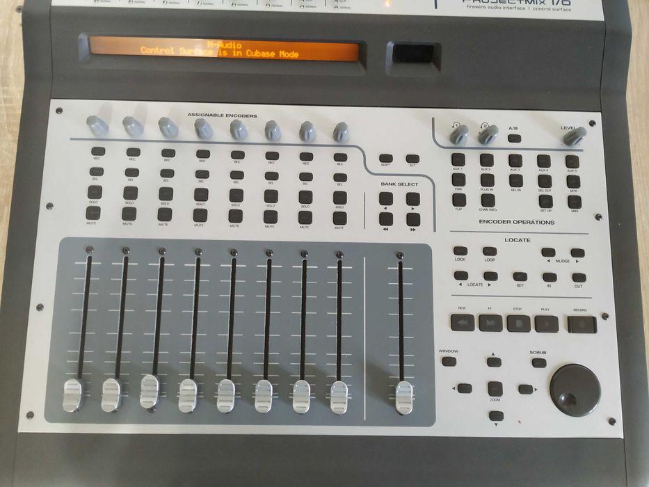 mixer / interfata audio digitala si midi controller pt produs muzica