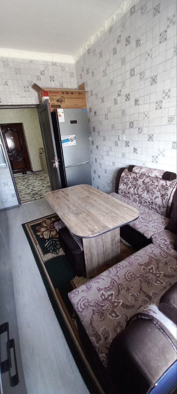 3honali Istiqlol stadioni togrisida, CAMU oldida
