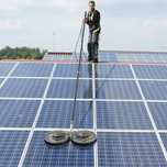 Servicii Profesionale De Spălat Panouri Fotovoltaice La Înălțime
