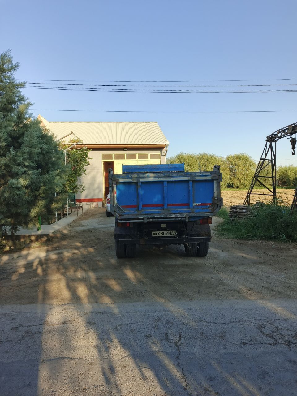 Самосвал сотилади ISUZU