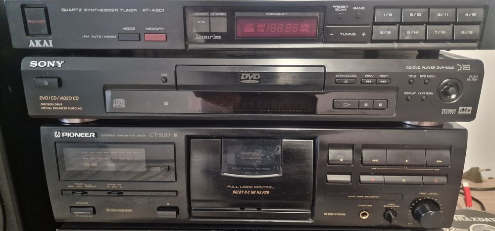 Vand amplificator,tuner,deck cd player,toate functionale