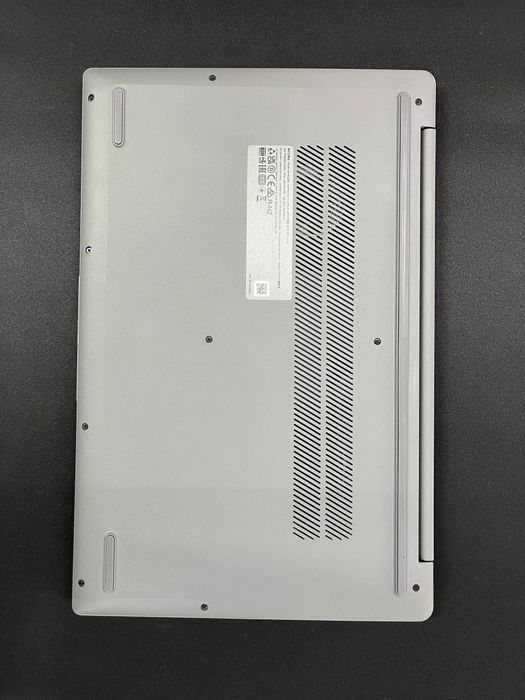 Ноутбук Lenovo i5-1335U 8/512gb Turbo 4.60ghz + сумка, коврик, 2 мышки