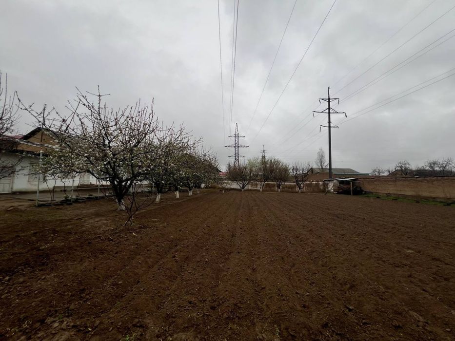 Uy sotiladi 16 sotix