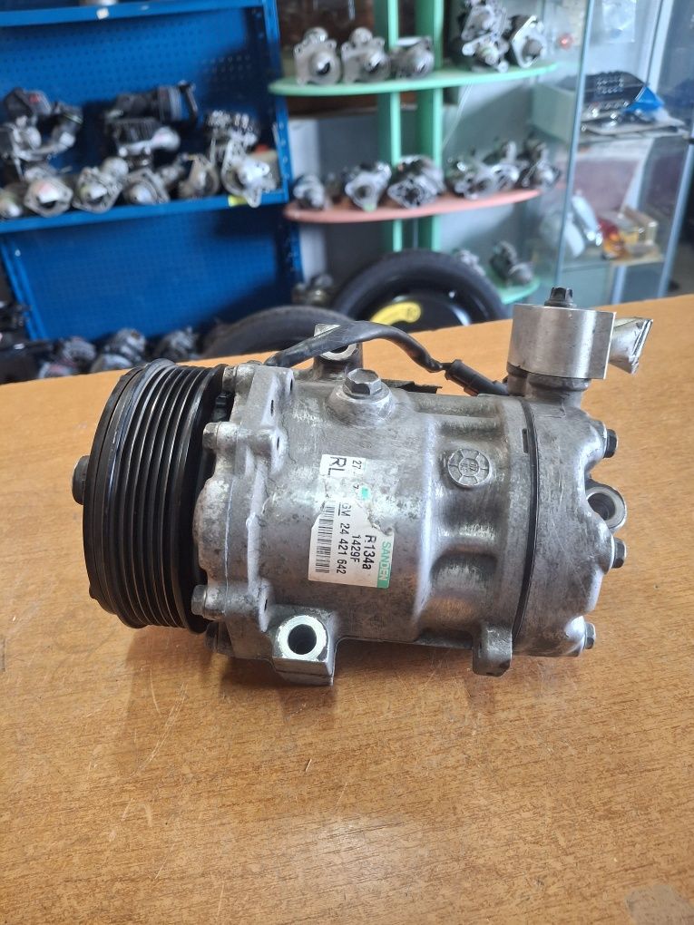 Compresor aer condiționat Opel Astra Meriva Zafira Combo 1.7 Cdti