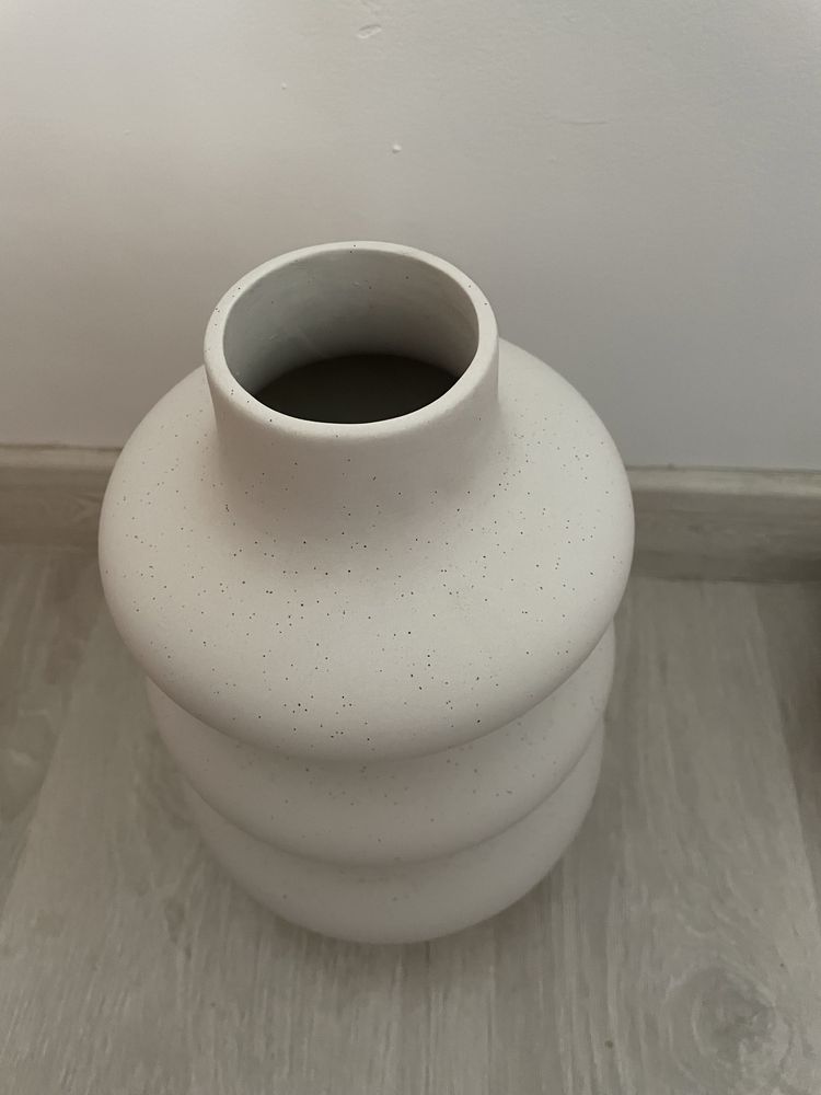 Vaza model minimalist