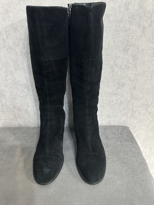 Продам  зимние замшевые сапоги