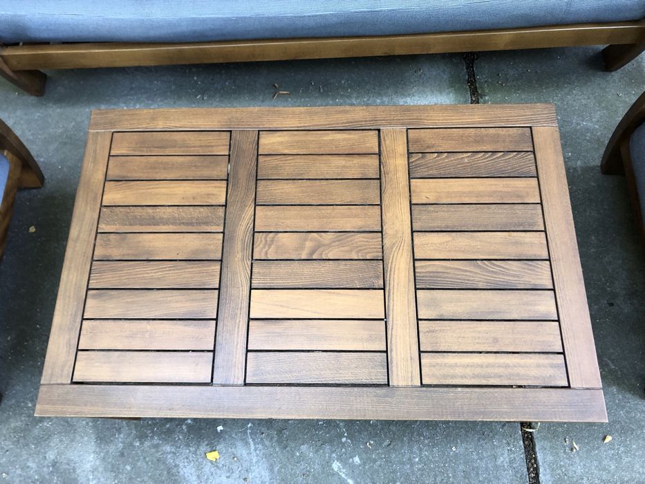 Градински маси и нисък диван