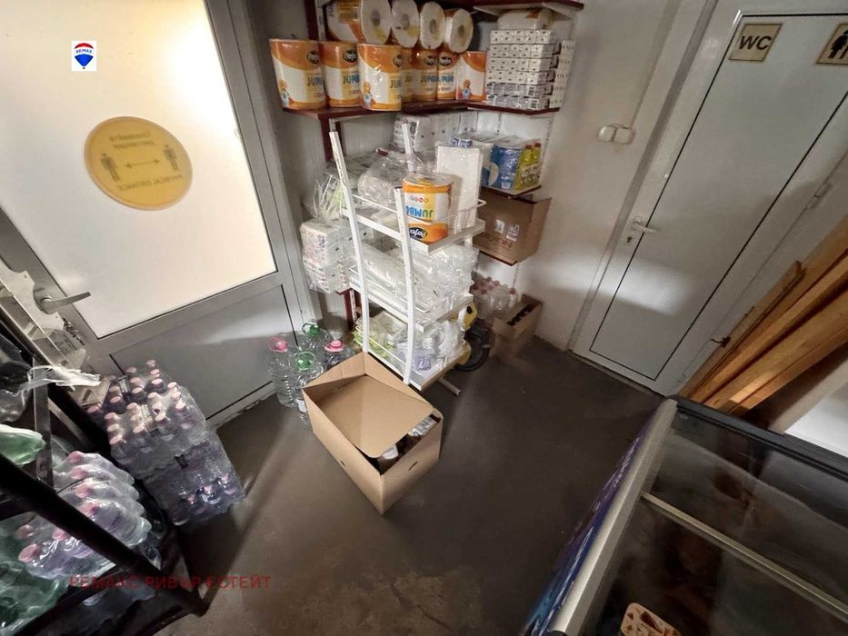 Търговски обект за продажба в с. Сандрово