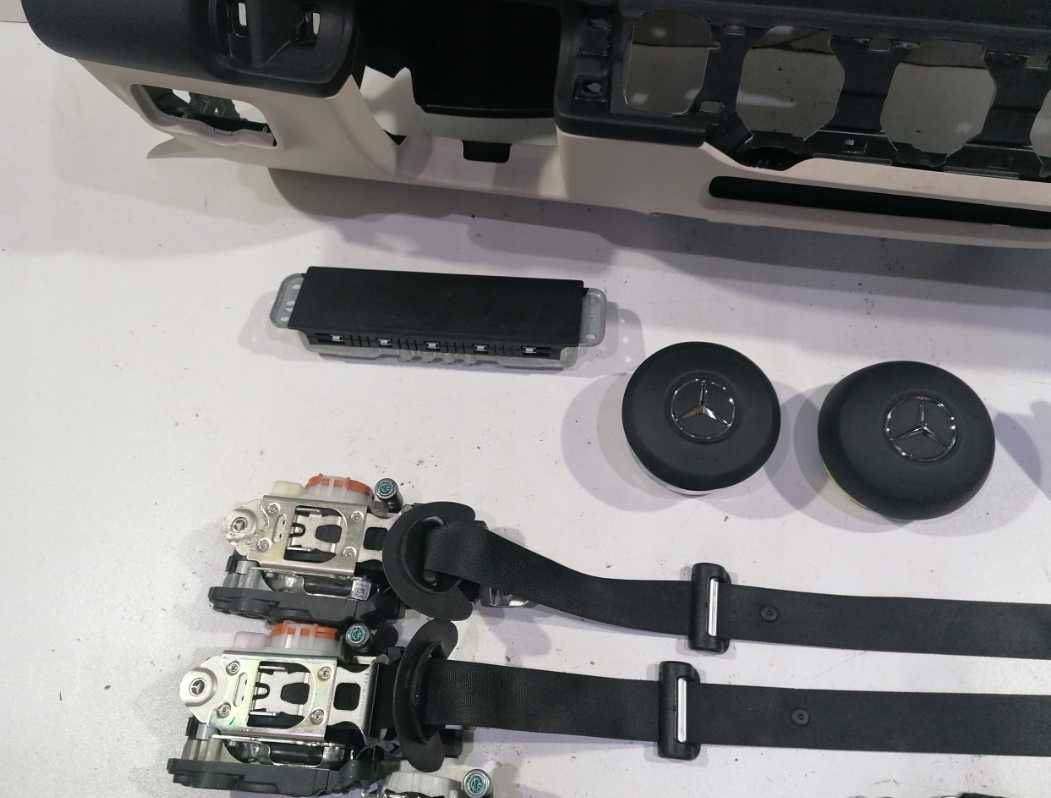 Mercedes Benz GLB kit airbag AMG - plansa bord 2 culori - set centuri