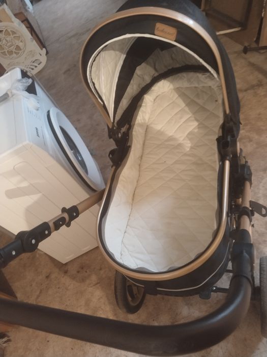 Продам . Коляска почти новый. Пользоволись 2/ 3 раза..