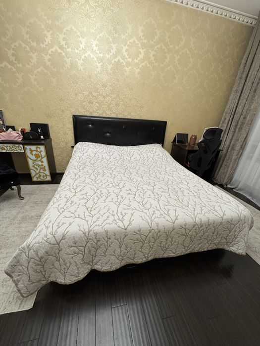 Двухместная кровать