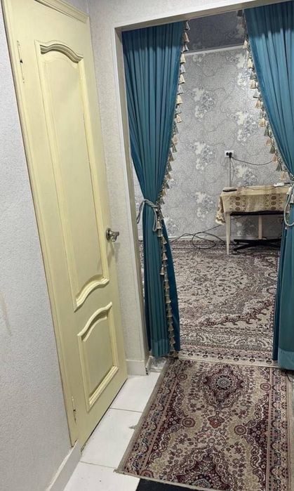 Срочно  Продаётся Космонавте 2/3/4 с мебелью ремонт средний !