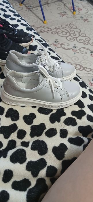 Продам 2 пары обуви за 10 тыс