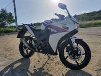 Vând Honda CBR 125R categoria  A1
An 2005 
Stare bună 
Întreținut : sc