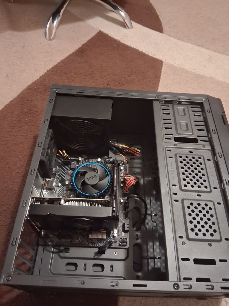 i3 13100f RAM 16GB DDR5 GTX 1050ti 4GB SSD 256GB