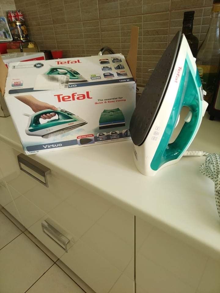 Vând Fier  de călcat Tefal nou nout la cutie, produs de calitate