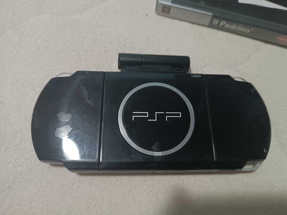 psp + 4gb memory disk + 10 jocuri +camera