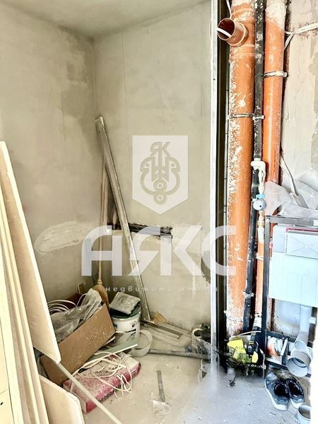 Тристаен апартмент в кв. Хладилника