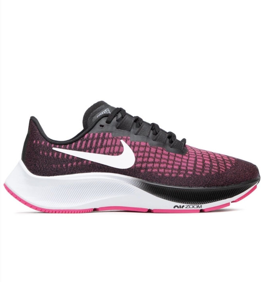 Маратонки Nike Zoom Pegasus 36

Носени,но в отлично състояние. 

Разме