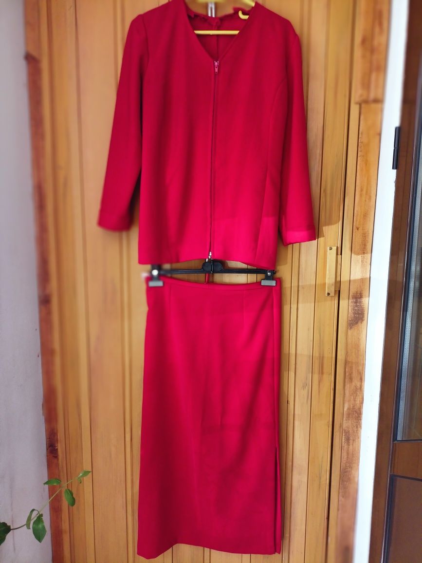 Costum roșu damă fustă și sacou