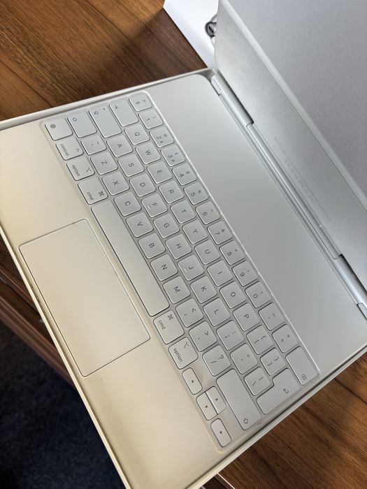 Apple Magic Keyboard / 12.9 inch / White / Foarte bun