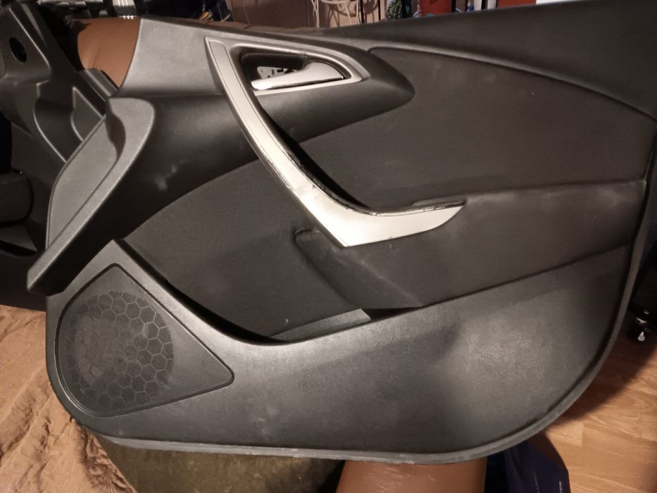 Кори за Опел Astra J