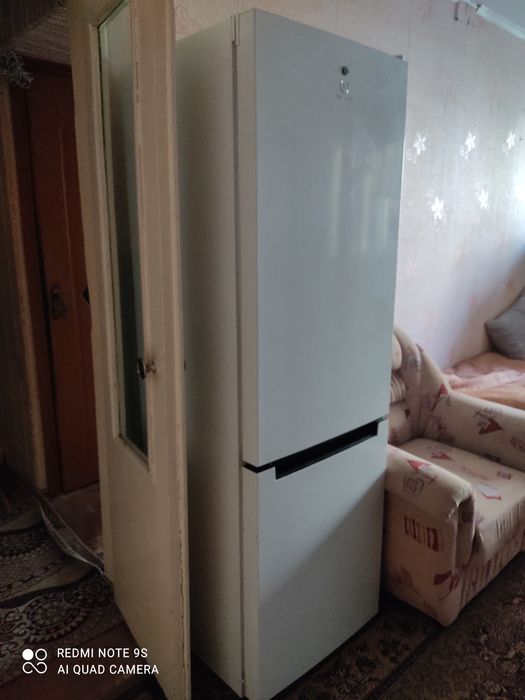 Холодильник в хорошем состояний