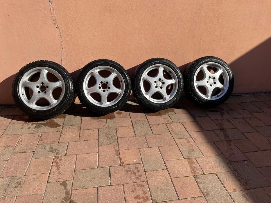 Genți cu cauciucuri Mercedes