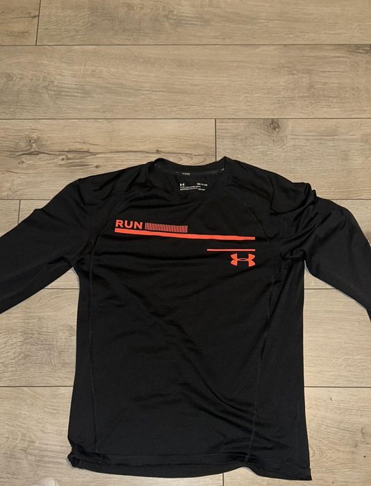 Vând bluza Under armour originala