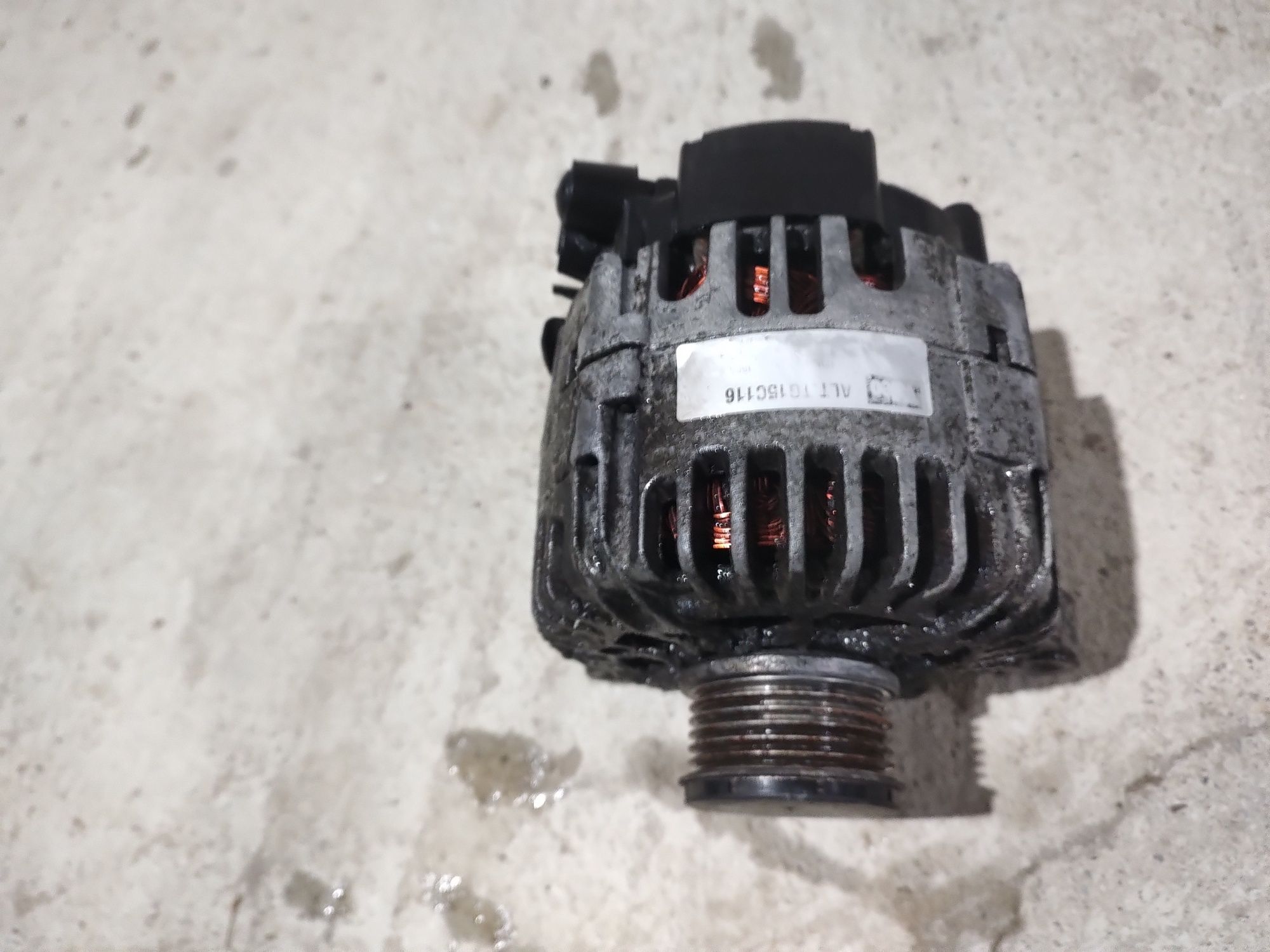 Vând alternator Peugeot 406 hdi