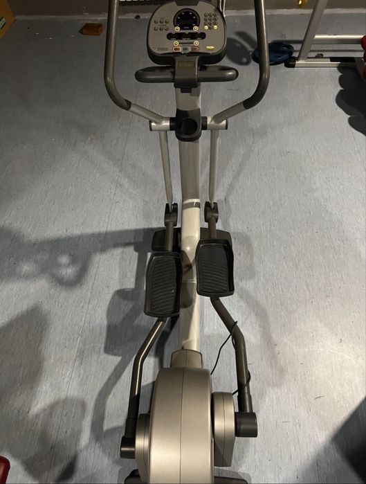 Кростренажор Technogym