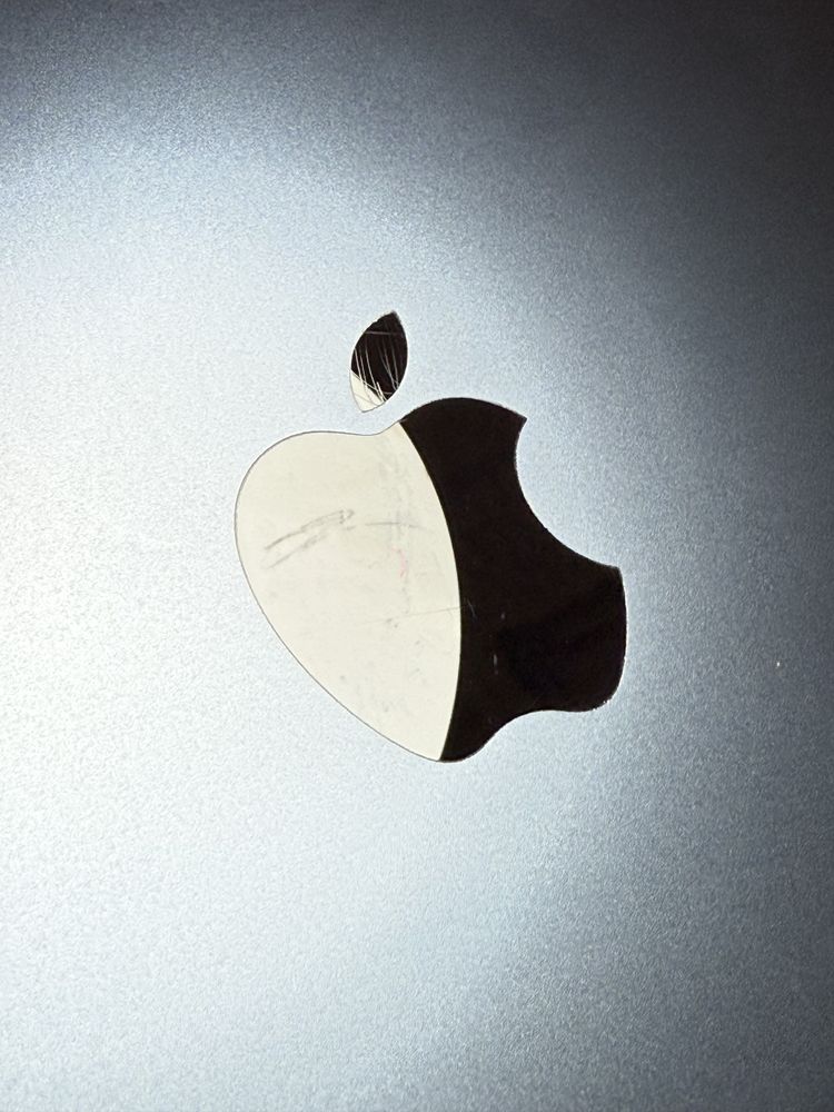 MacBook Air M2 (2022) — Midnight Blue