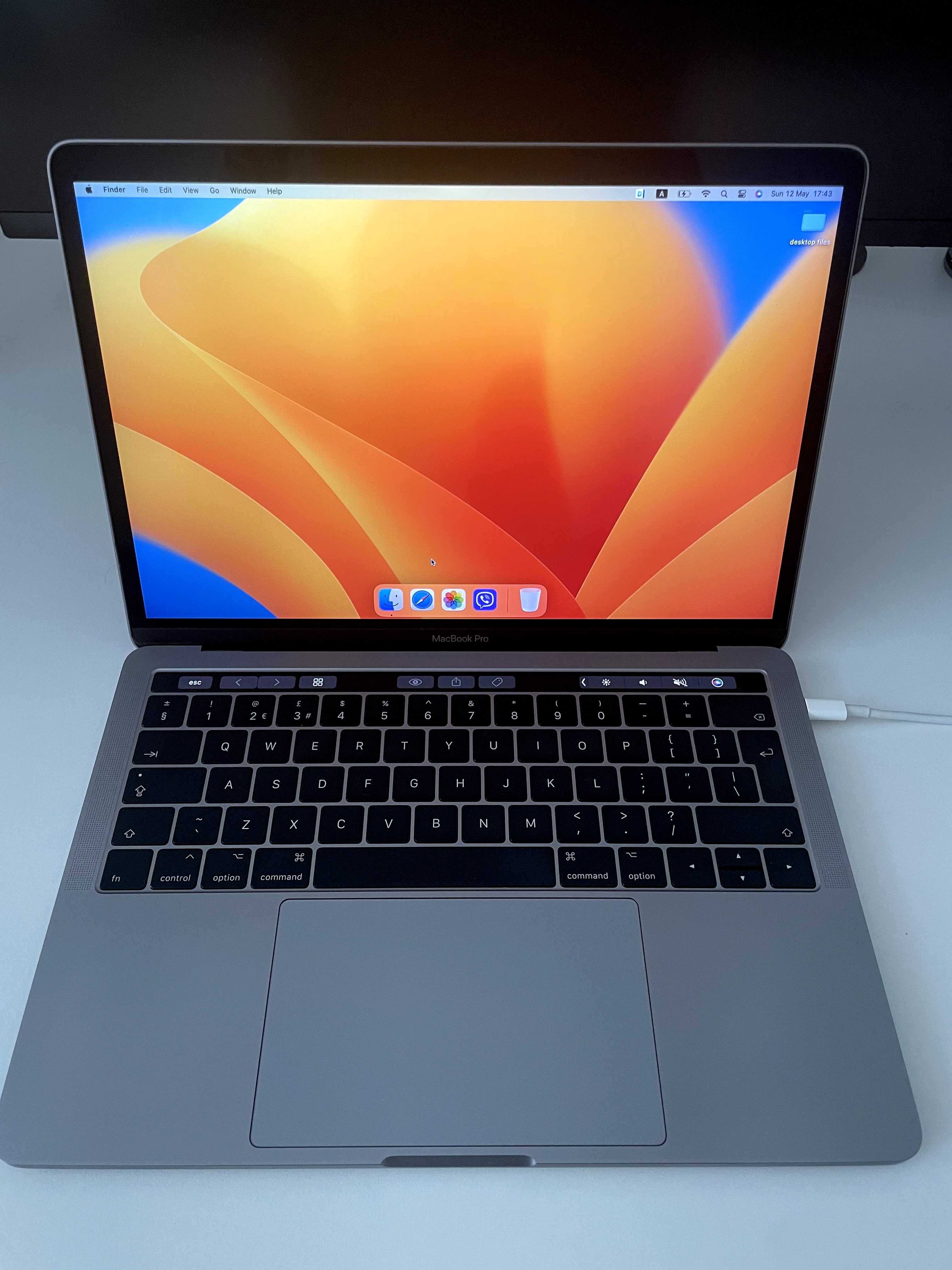 MacBook pro 13 2017г. 256 gb Touch Bar