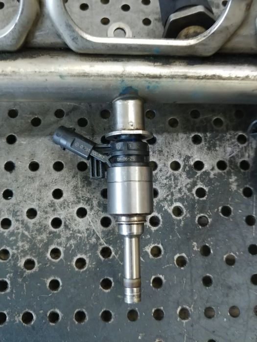 injector 1.8b audi a4 b8 skoda octavia superb seat altea vw golf 6 passat  06h906036f