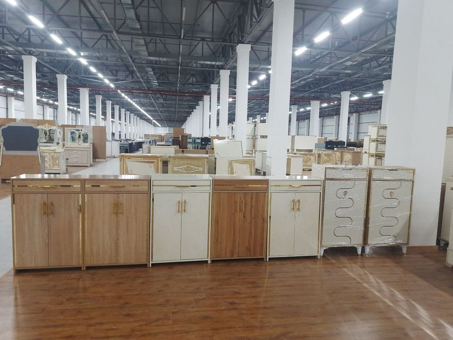 Oyoq kiyim shkafi – sarpo va to'y marosimi hamda honadon uchun.