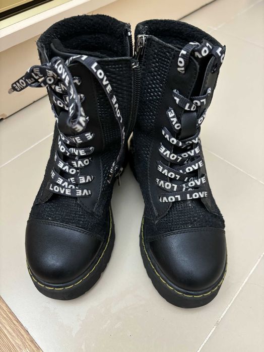 Осенне-весенние сапожки на девочку