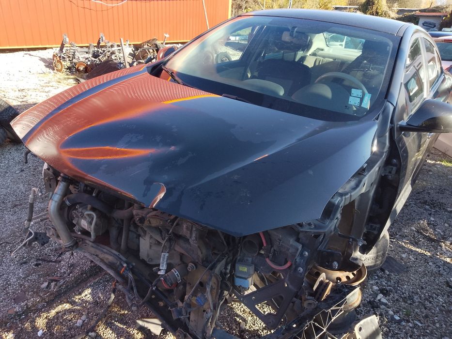 Продавам на части Рено Флуанс 1.5 дци 106кс