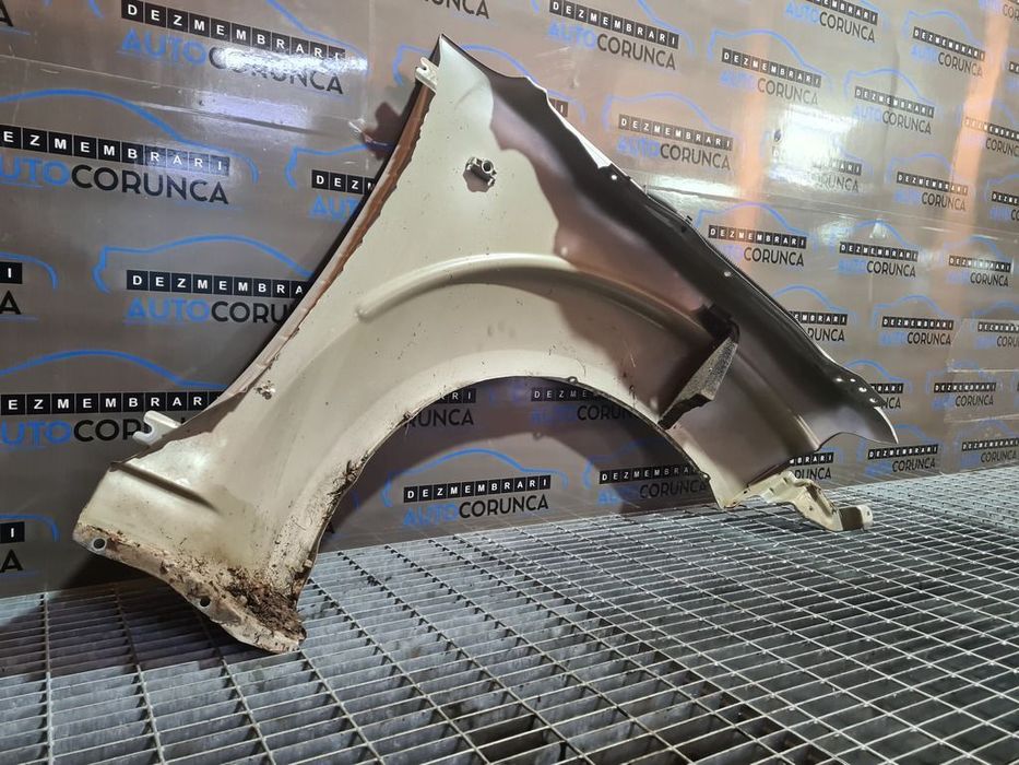 Aripa Stanga Fata Nissan Navara 2006 - 2010 2 Usi ARGINTIU (834)