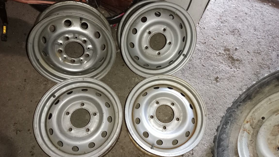Продам диски нива на 15
