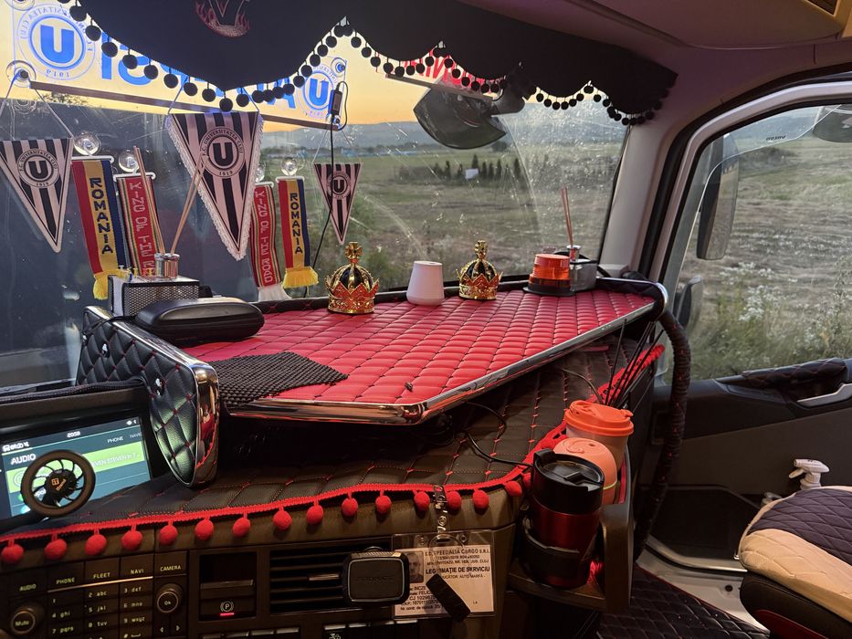 Vand masa bord volvo fh  si husa de bord