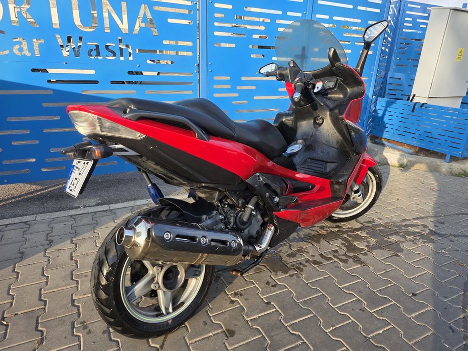 Gilera Nexus 500 – scuter sport-touring, puternic și confortabil