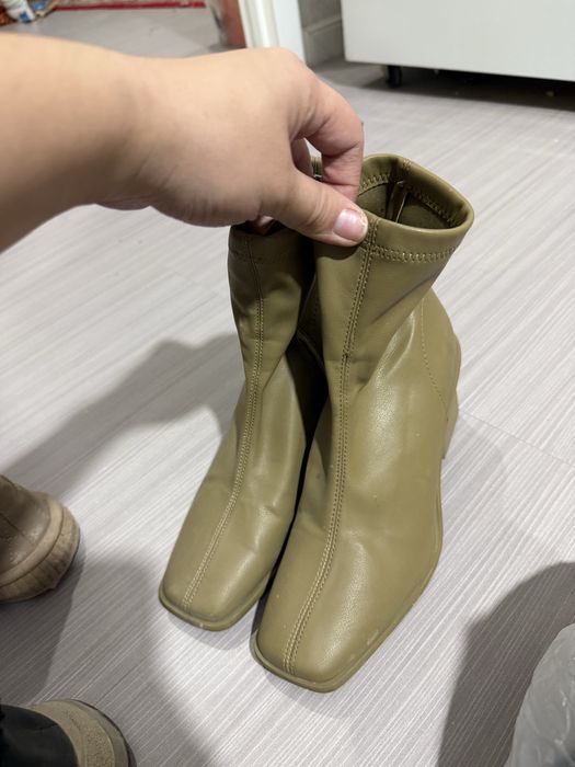 Обуви сатылады жаксы жагдайда иіс ештеңе жоқ