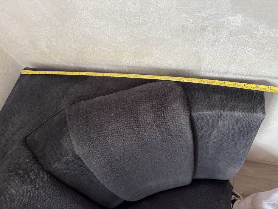 Продавам разтегателен Г-образен диван в черен цвят