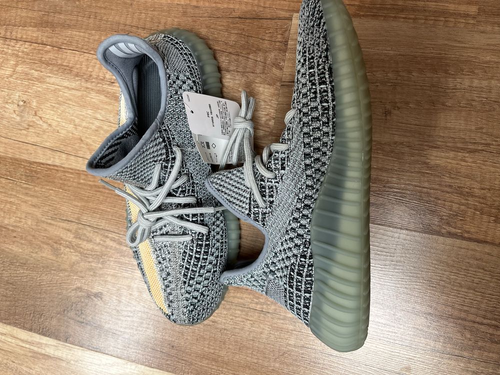 Yeezy Boost 350v2 40/41