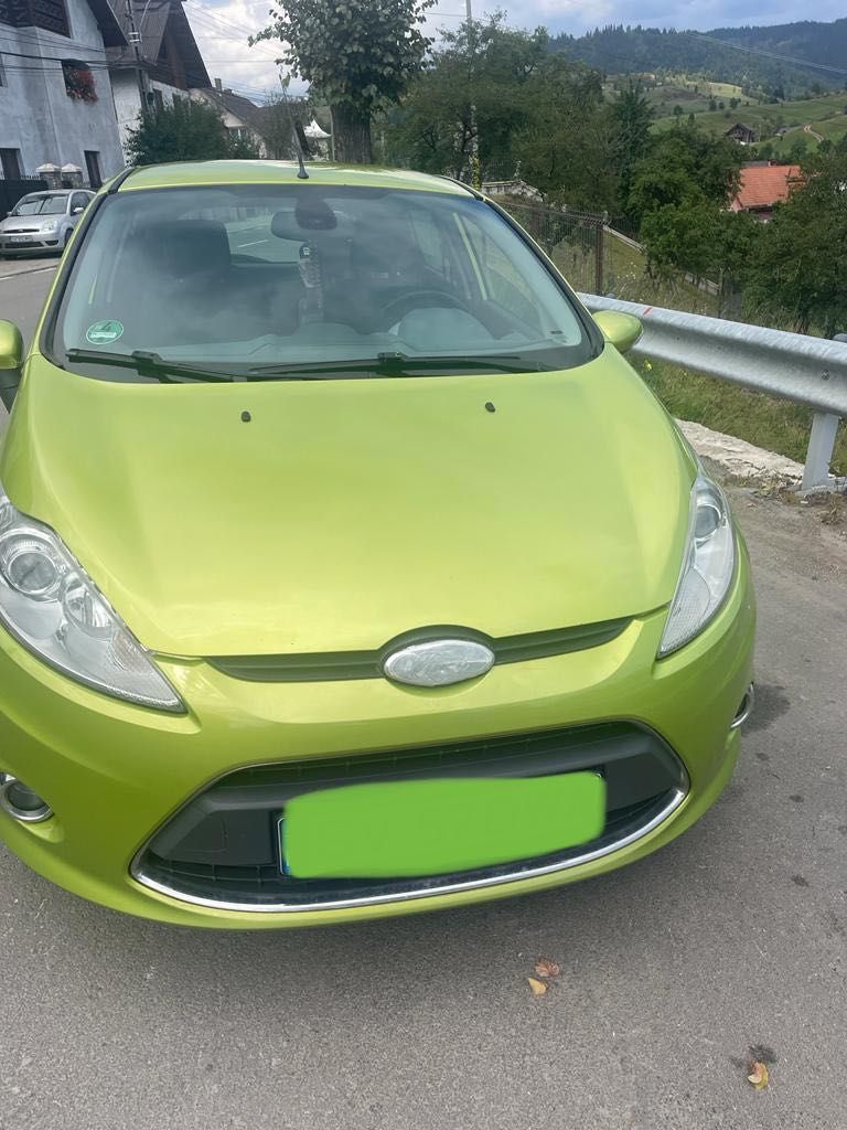 Vând Ford fiesta