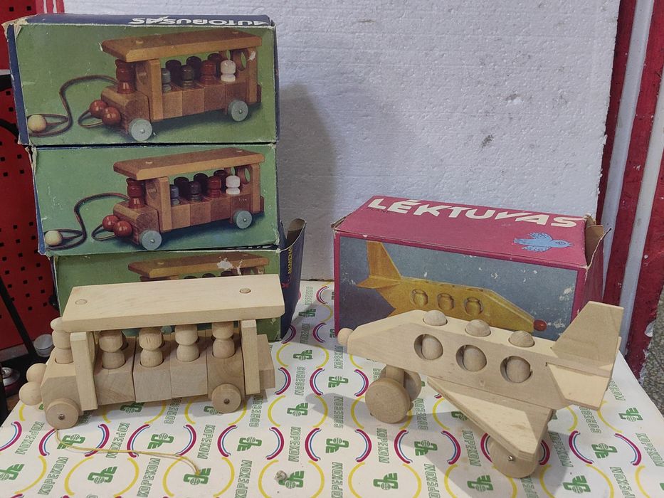 Стари дървени играчки - чисто нови