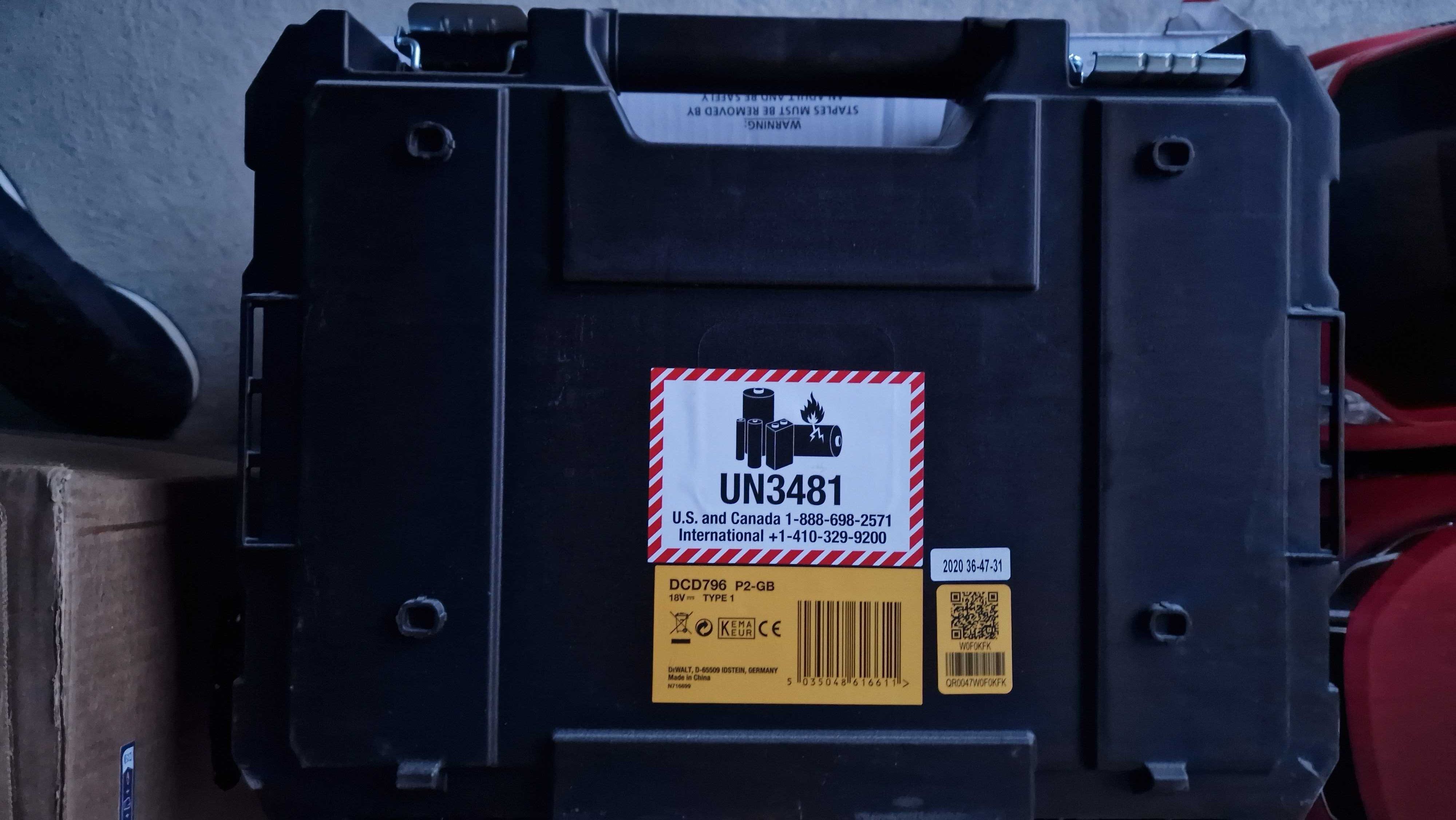 Куфар за винтоверт DeWalt DCD796