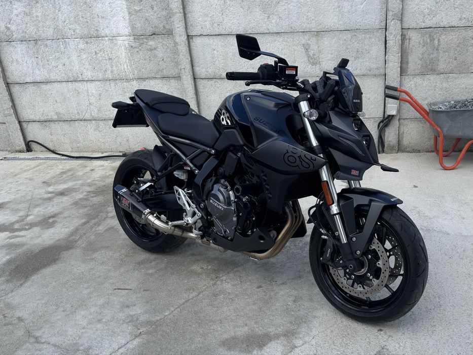 Suzuki GSX-8S , 7.000 km, garanție 2029