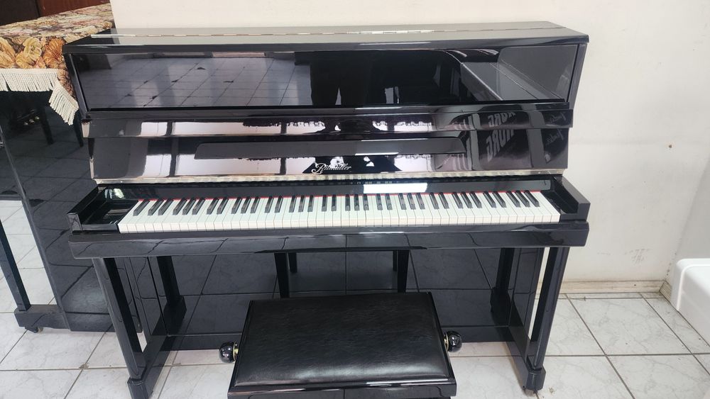 Пианино Ritmuller. Stuli bilan