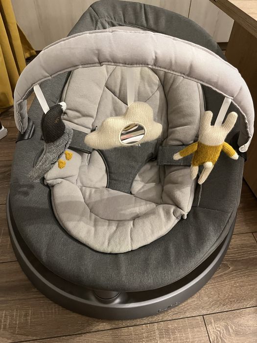 Balansoar pentru copii Nuna Leaf Grow, confortabil, cu bara de jucarii